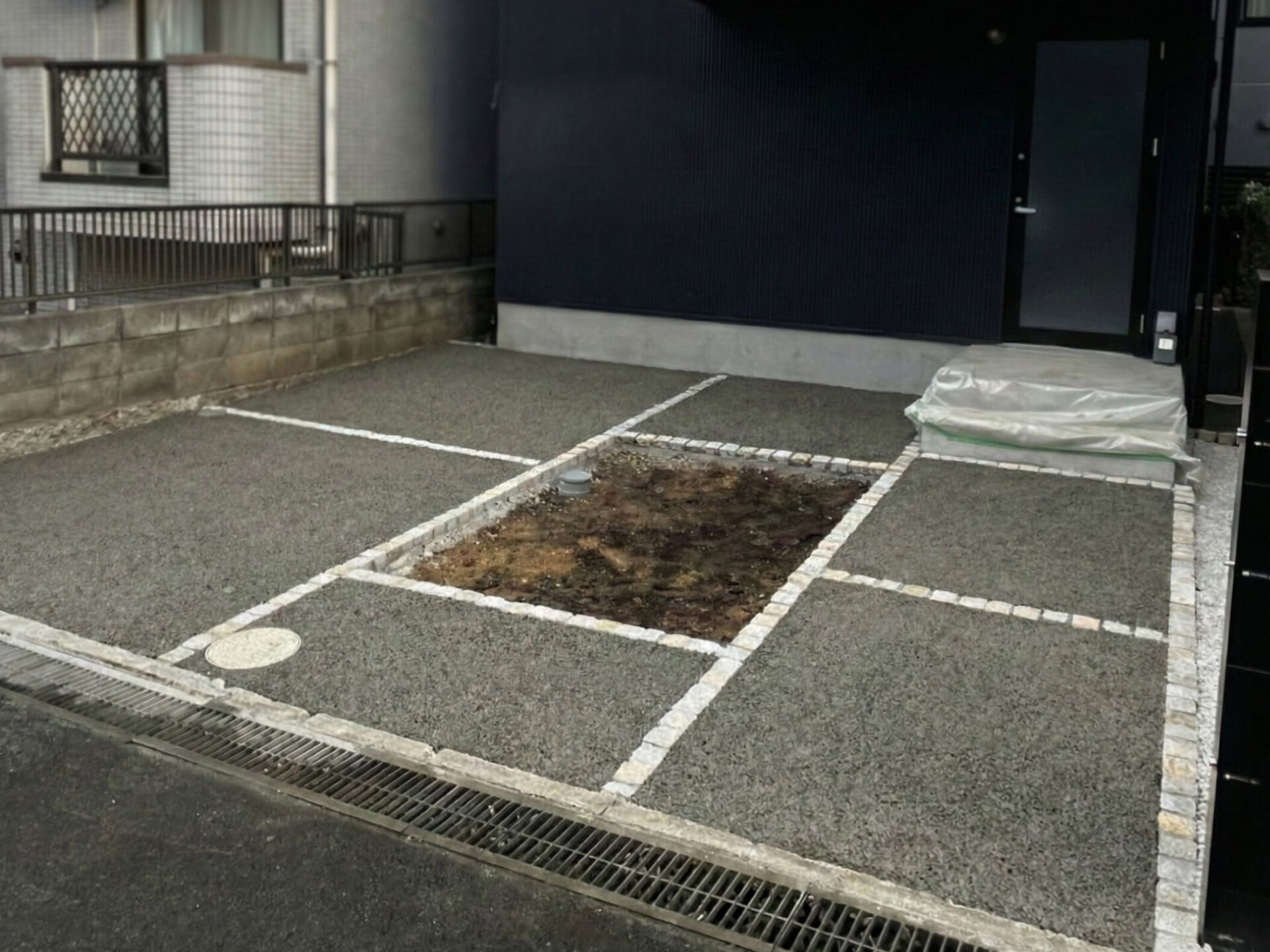 フラットに施工されたドライテック駐車場