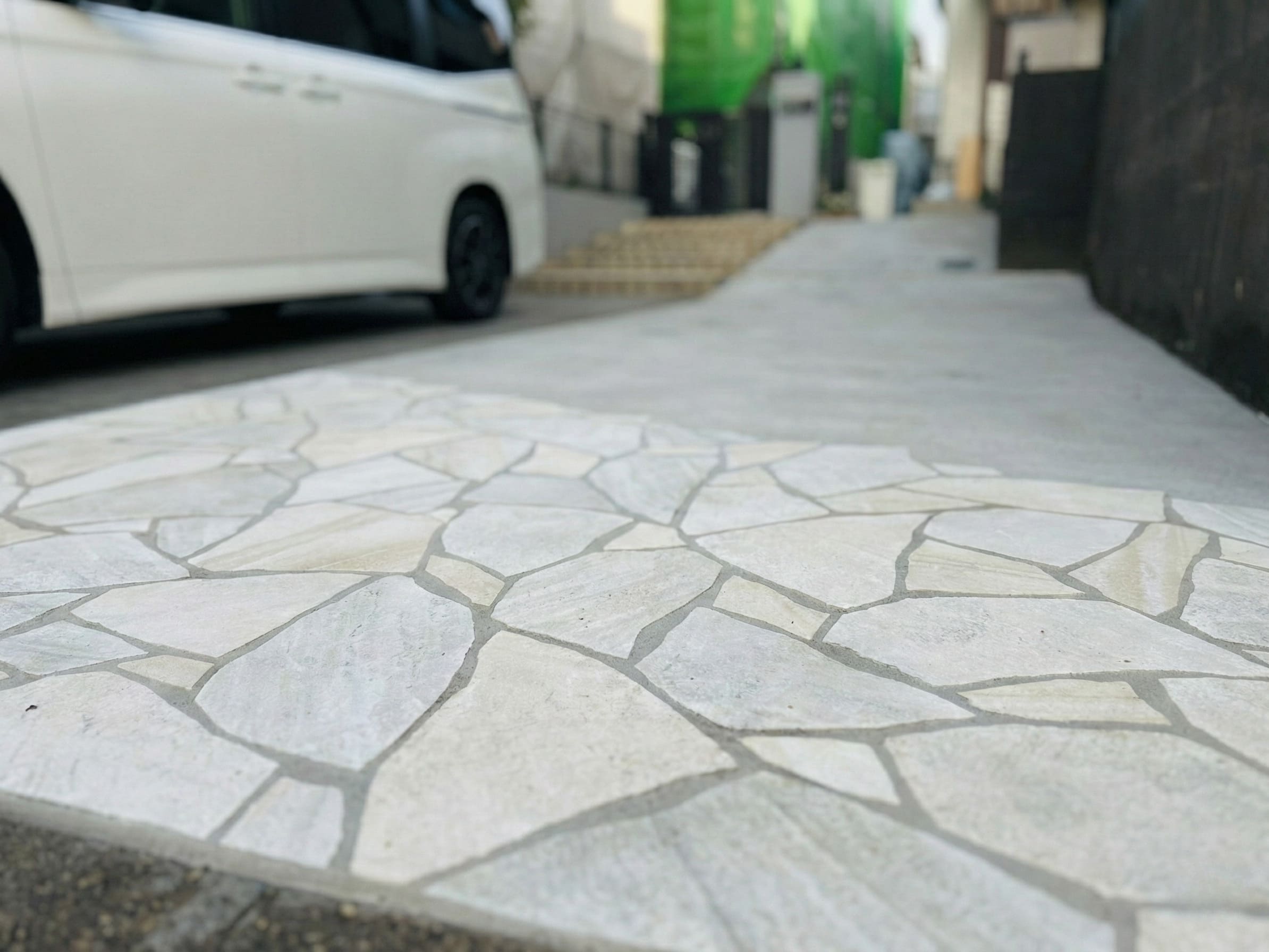 特殊タイル調仕上げの床面詳細