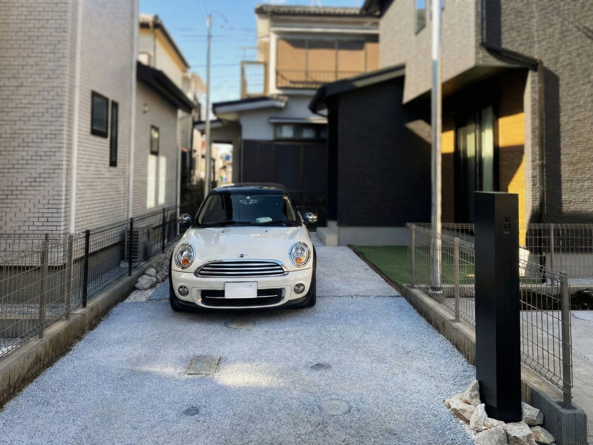 オスポールとドライテックのスタイリッシュ外構